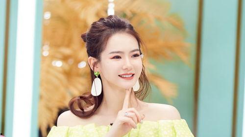 琉璃爆料戚薇视频,戚薇幕后花絮视频曝光，精彩瞬间引网友热议