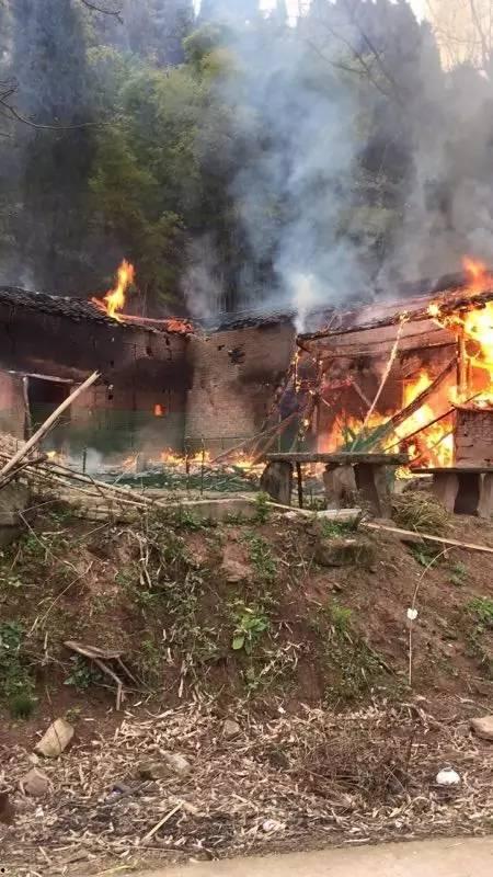 四月爆料压寨事件视频大全,揭秘神秘幕后真相 第1张 四月爆料压寨事件视频大全,揭秘神秘幕后真相 第1张